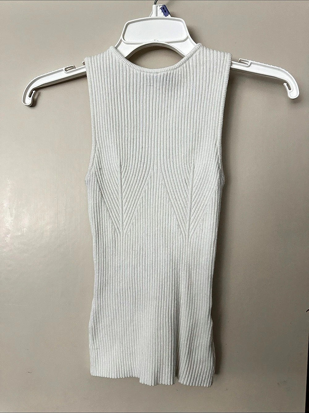 ZESICA Ribbed Tank Top in White Like New